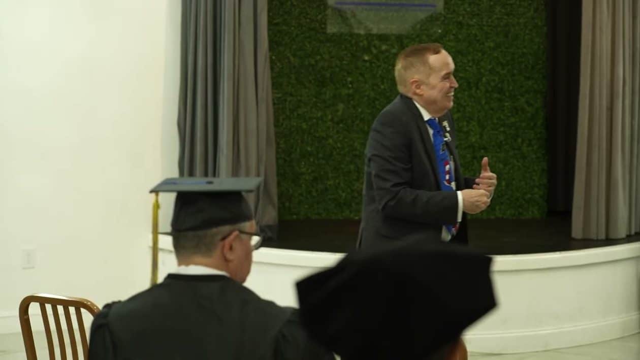 Conferencia de Graduacion AIU Clase 2026